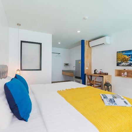 Kraam Silhouette Hotel And Cafe Phuket 찰롱 외부 사진