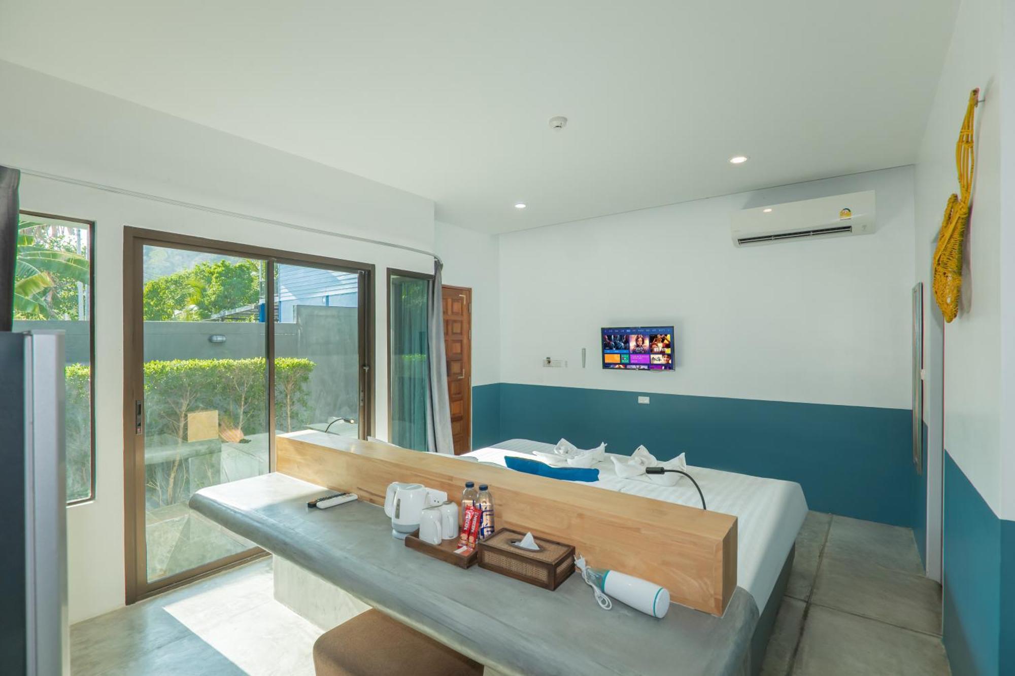 Kraam Silhouette Hotel And Cafe Phuket 찰롱 외부 사진