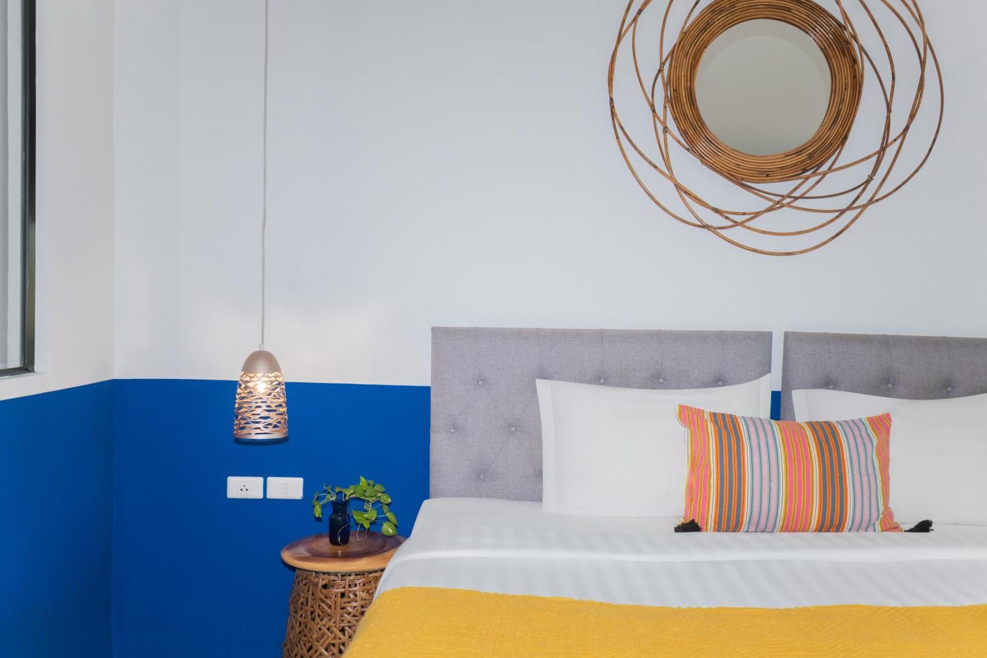 Kraam Silhouette Hotel And Cafe Phuket 찰롱 외부 사진